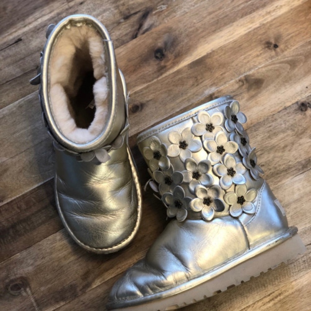 UGG